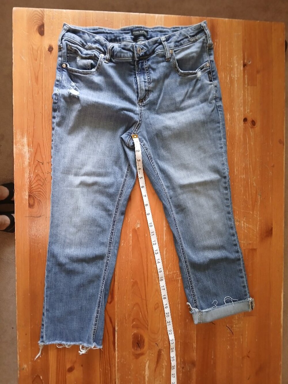 Silver Jeans Co Elyse Distressed Scissor Cut Hem Straight Capri Jean Size 14
